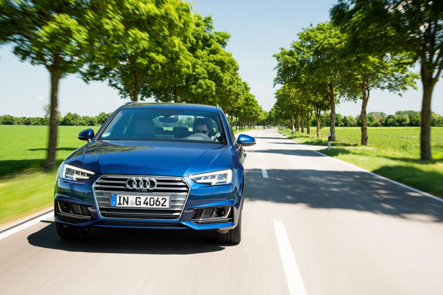  Audi A4 Avant g-tron S-Line (B9) 2017 года  (WW) (фото 10 из 27)